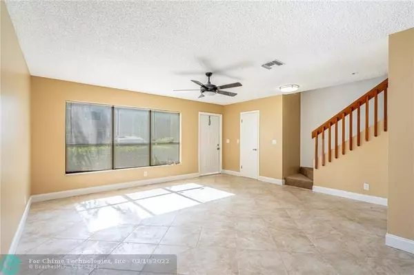 Pompano Beach, FL 33064,3370 Beau Rivage Dr  #K3