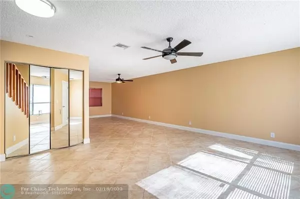 Pompano Beach, FL 33064,3370 Beau Rivage Dr  #K3