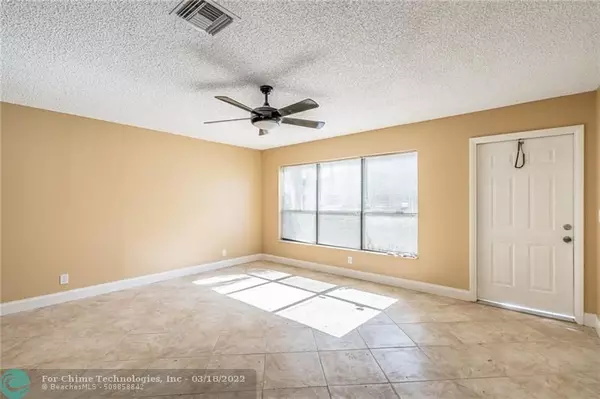 Pompano Beach, FL 33064,3370 Beau Rivage Dr  #K3