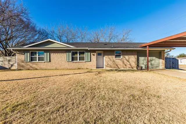 100 Minnie Drive, Itasca, TX 76055