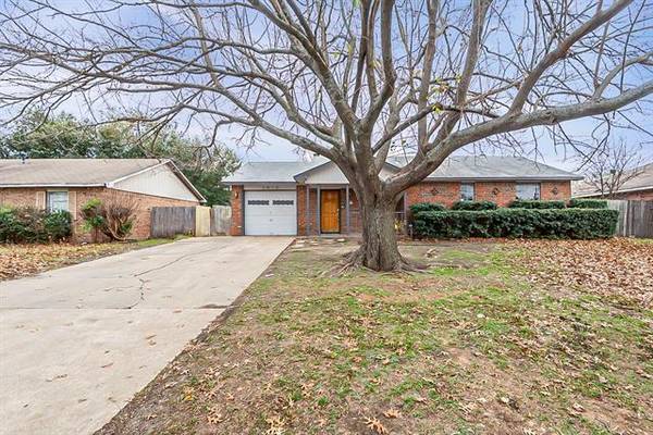 1815 Carrington Drive, Glenn Heights, TX 75154