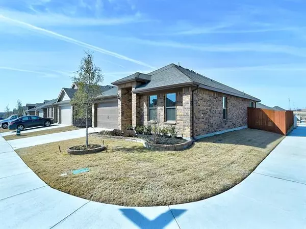 9333 Hill Topper Trail, Fort Worth, TX 76131