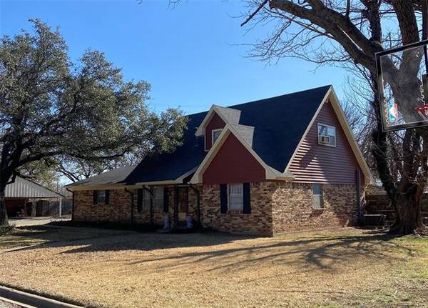 1101 Edwards, Olney, TX 76374