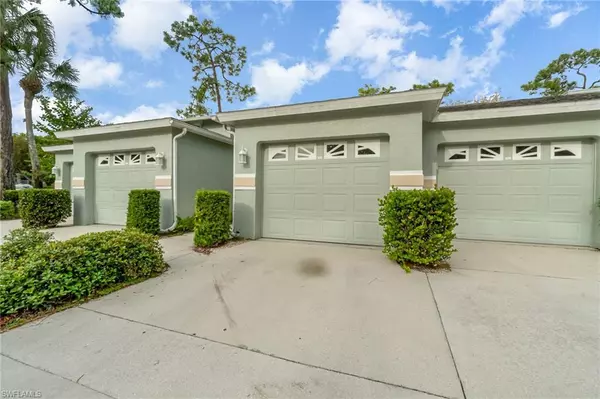 935 New Waterford DR #F-202, Naples, FL 34104