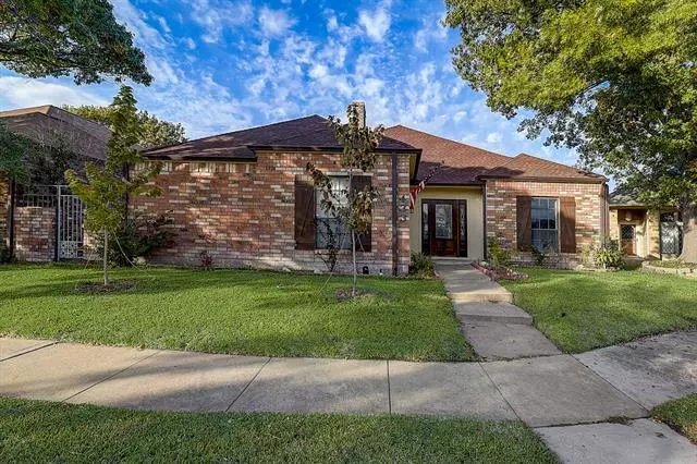 433 Country Side Lane, Richardson, TX 75081