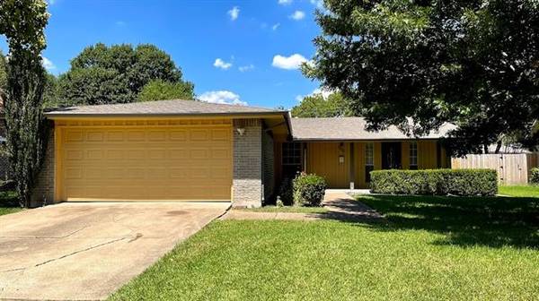 822 Kingswood Avenue, Richardson, TX 75080