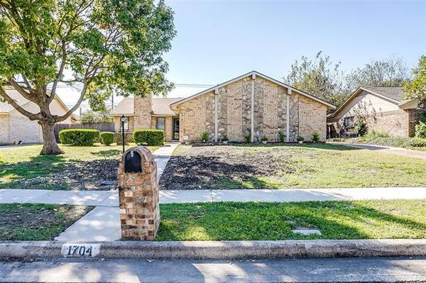 1704 Baylor Drive, Richardson, TX 75081