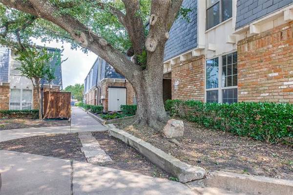 515 W Lookout Drive #111, Richardson, TX 75080