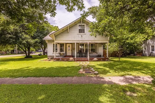 210 S Davis Street, West, TX 76691