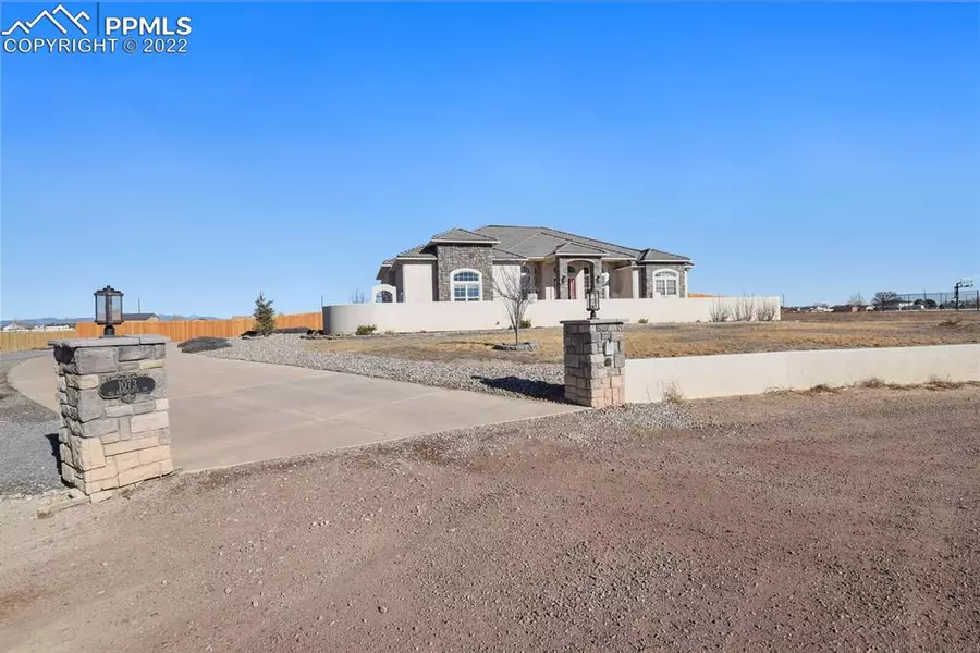 1073 W El Esperante DR, Pueblo West, CO 81007