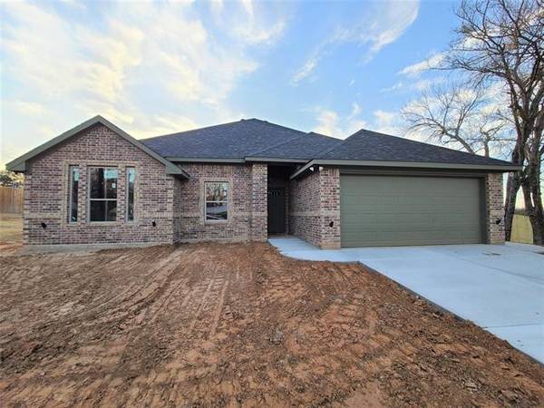 140 Greenridge Drive, Weatherford, TX 76087