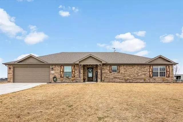 130 Hillcrest Lane, Decatur, TX 76234