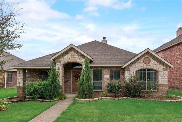 212 Happy Lane, Red Oak, TX 75154