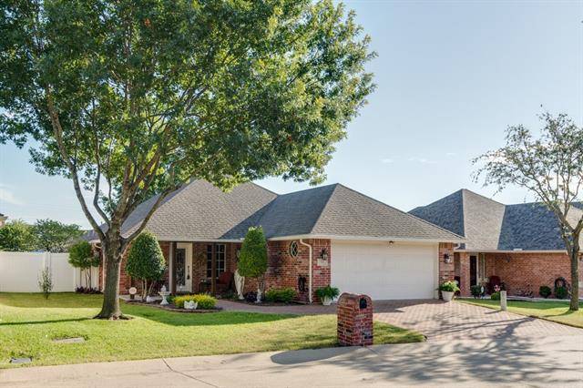 102 Sunglow Loop, Red Oak, TX 75154