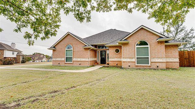 401 Country Ridge Lane, Red Oak, TX 75154