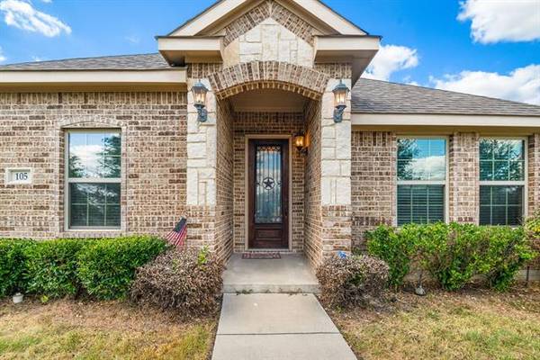 105 Thorncreek Circle, Red Oak, TX 75154