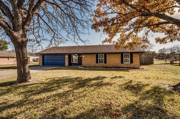 147 Spring Branch Drive, Red Oak, TX 75154