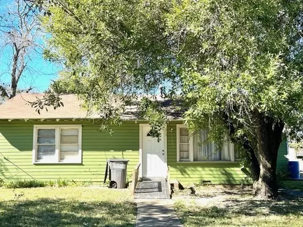 215 N Summit Street, Red Oak, TX 75154