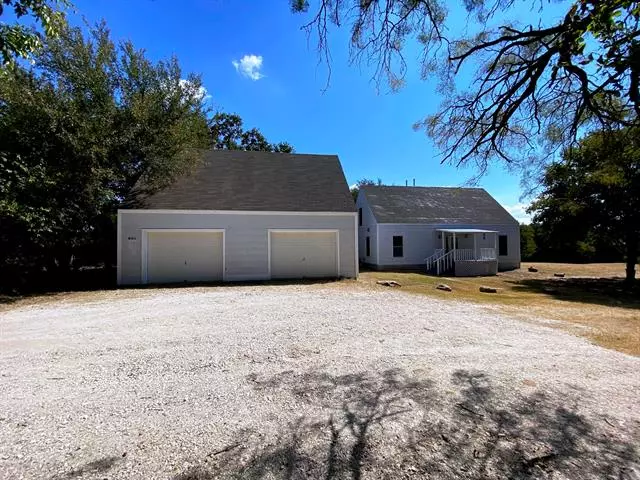 601 County Road 407, Comanche, TX 76442