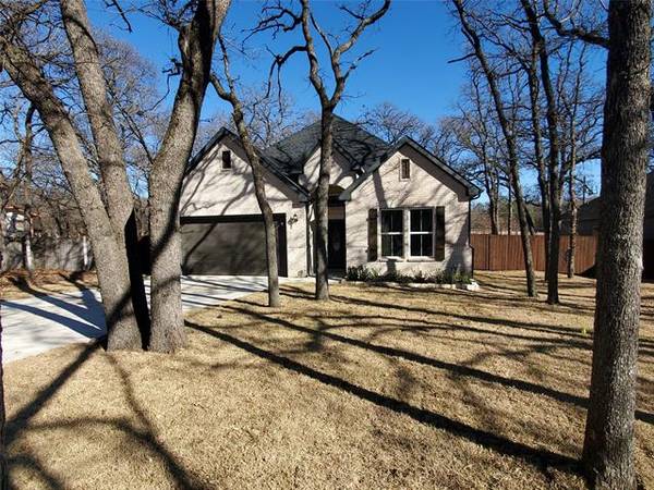 207 Richard Lane,  Azle,  TX 76020