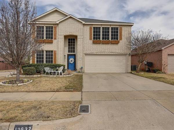 12637 Oakwood Circle, Fort Worth, TX 76040