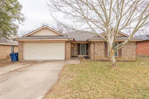 6612 Constitution Drive, Watauga, TX 76148