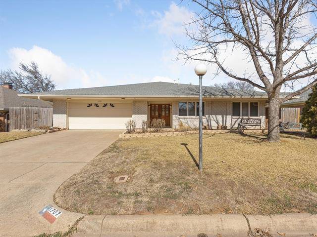 1707 Lincrest Court, Arlington, TX 76012