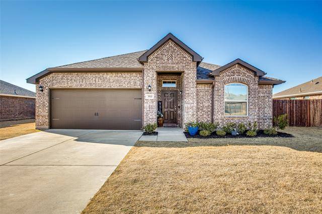 3910 Bridle Path Lane, Sanger, TX 76266