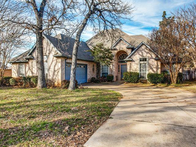 10 Mistywood Court, Mansfield, TX 76063