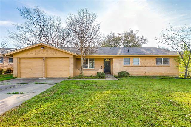 812 Mccurry Avenue, Bedford, TX 76022