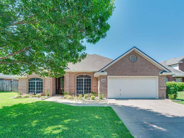 8528 Smith Drive, North Richland Hills, TX 76182