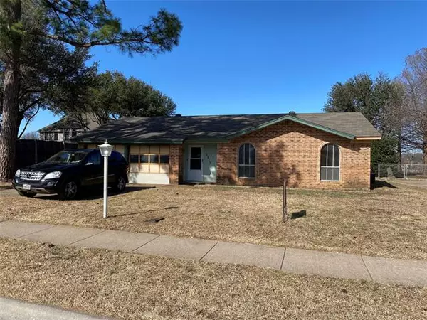 3911 W Sublett Road, Arlington, TX 76017