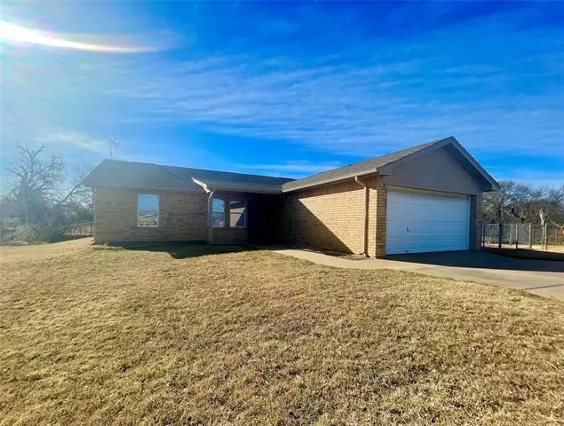 201 Dean Court, Granbury, TX 76049