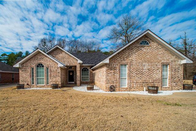 585 Mansfield Road, Reno, TX 75462