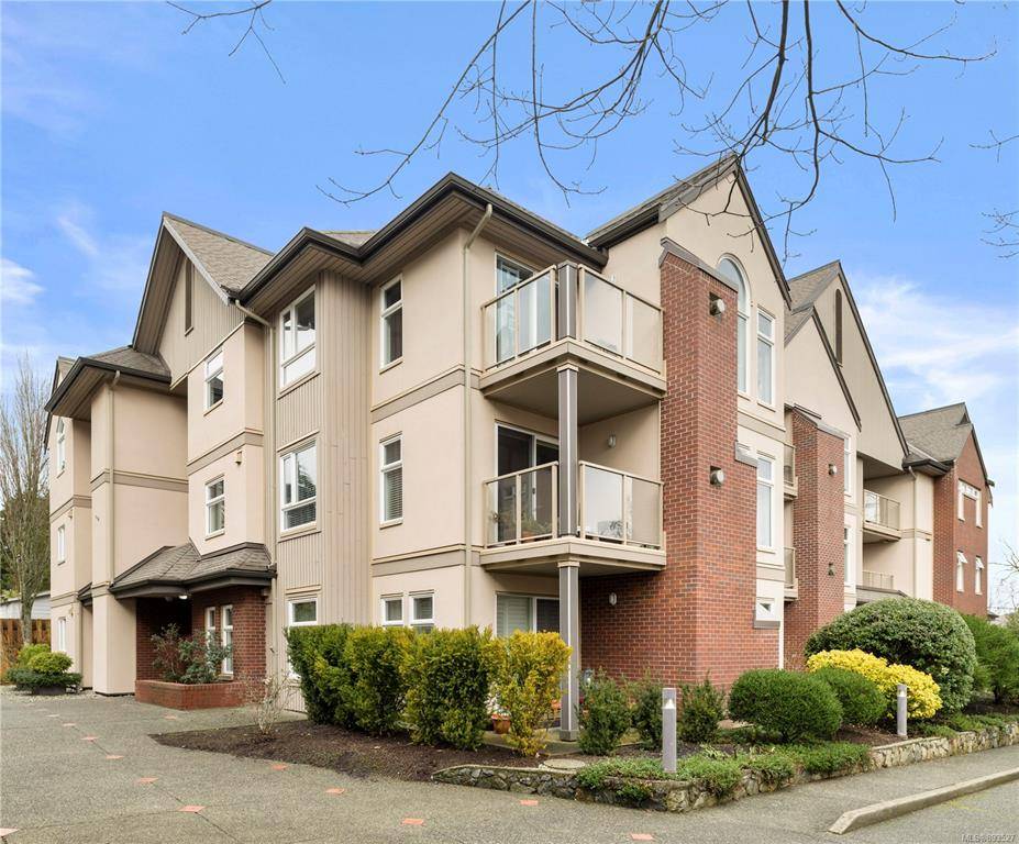 Esquimalt, BC V9A 2T7,837 Selkirk Ave #105