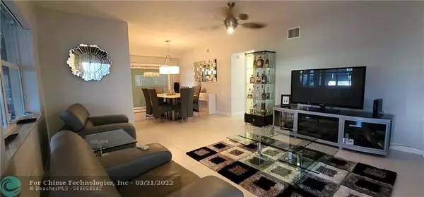 Hallandale Beach, FL 33009,141 NE 10th Ave  #30A