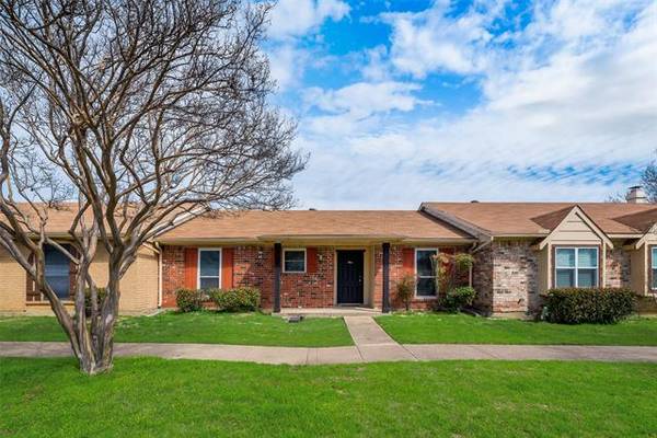 4 E Mountain Creek Drive #25, Grand Prairie, TX 75052