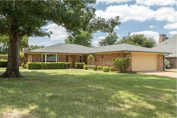 2302 Hide A Way Circle, Denison, TX 75020