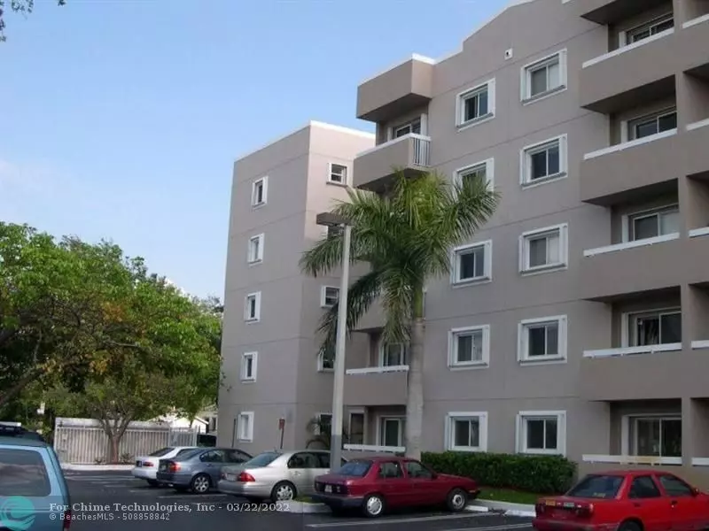 600 NW 32nd Pl  #318, Miami, FL 33125