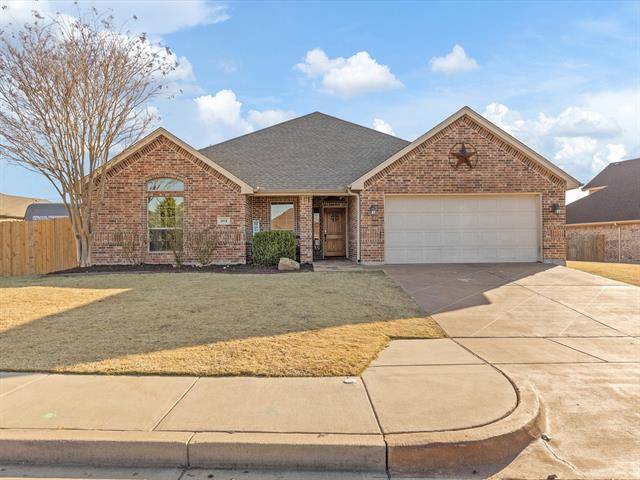 304 Lockwood Lane, Weatherford, TX 76087