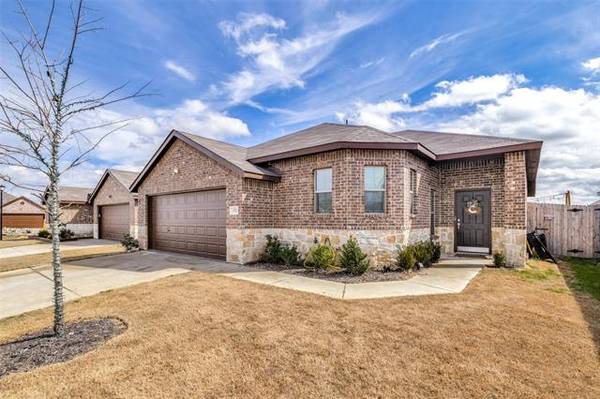 322 Billy Wickliffe Drive, Wilmer, TX 75172