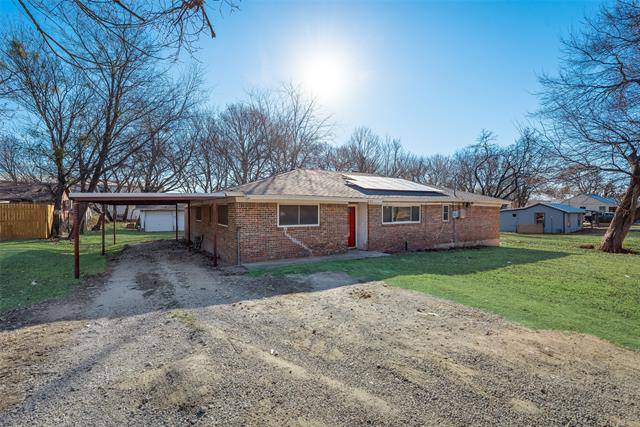 205 S Line Street, Weatherford, TX 76086