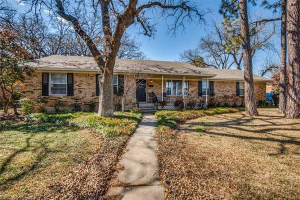 2715 Brookfield Lane, Denton, TX 76209