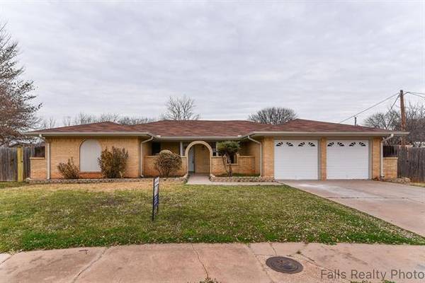 2 Graydon Circle, Wichita Falls, TX 76308