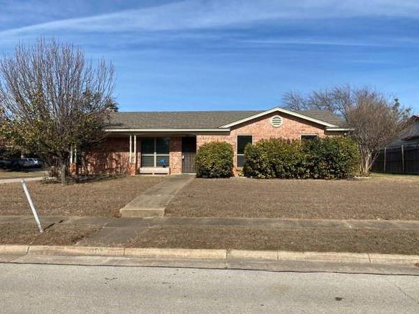 901 Wembley Road, Arlington, TX 76014