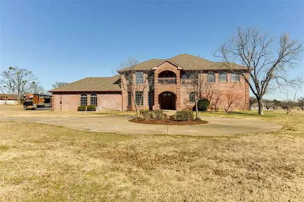 6028 Moss Rose Lane, Aubrey, TX 76227