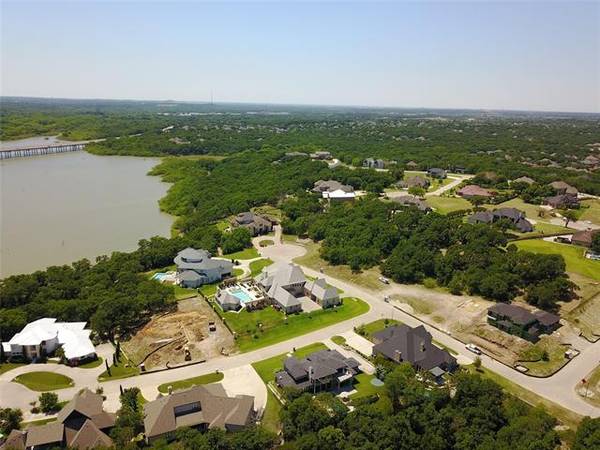 2309 Oak Bluff Drive, Corinth, TX 76210