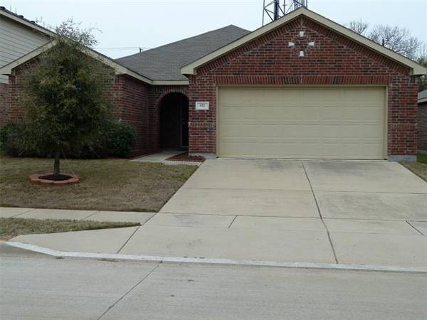 932 Blackberry Trail, Fort Worth, TX 76120