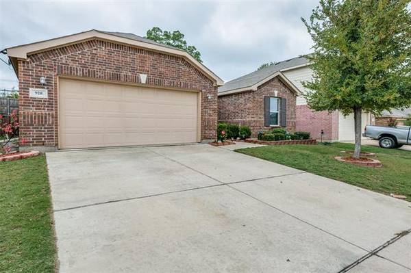 928 Blackberry Trail, Fort Worth, TX 76120