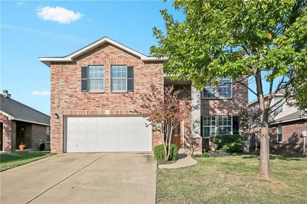 221 Weber River Trail, Fort Worth, TX 76140